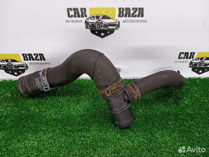 Патрубок радиатора Audi Q3, Volkswagen Tiguan