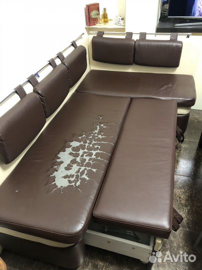 Кухонный угловой диван со спальным местом