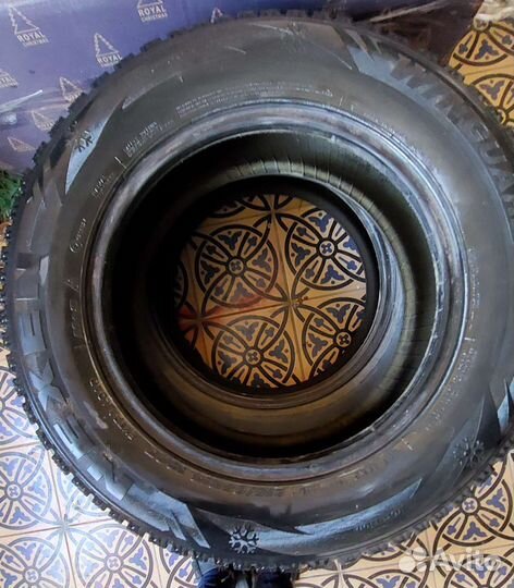 Nexen Winguard WinSpike 215/65 R16 и 215/65 R16 98D