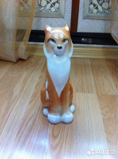 Фарфоровая статуэтка