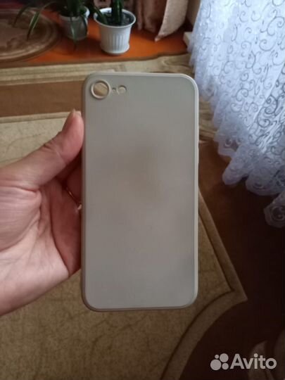 iPhone SE, 128 ГБ