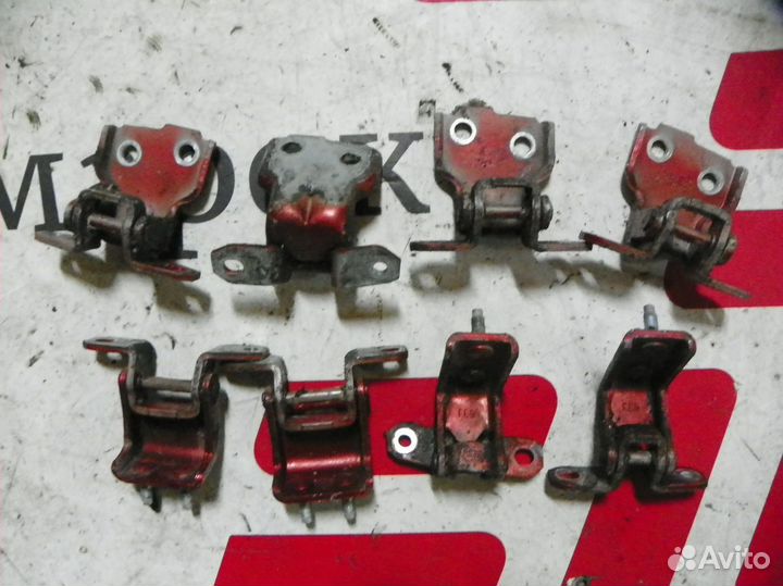 Петля двери Suzuki SX4