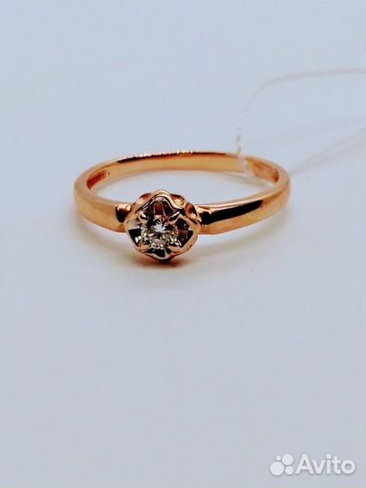 Золотое кольцо с бриллиантом 16,5р