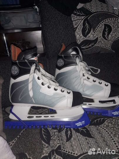 Коньки хоккейные