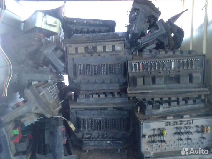 Монтажный блок предохранителей