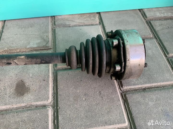 Привод левый в сборе Фольксваген Пассат Б3-Б4