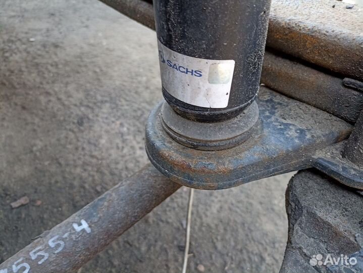 Амортизатор передний