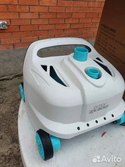 Вакуумный пылесос для бассейна