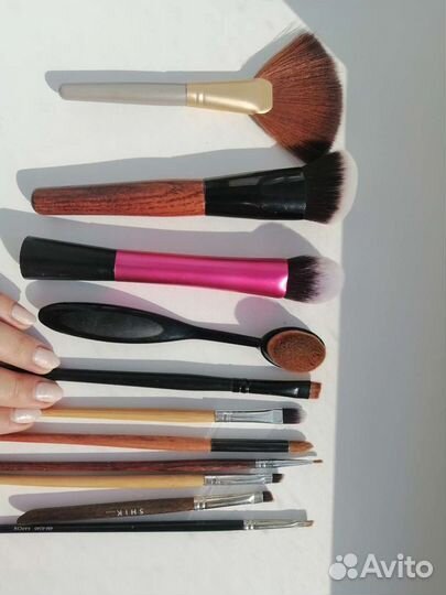 Кисти, тени, румяна, пигменты, хайлайтер