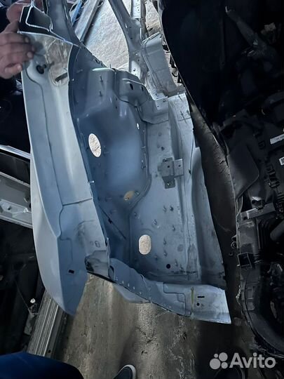 Крыло Jaguar F Pace