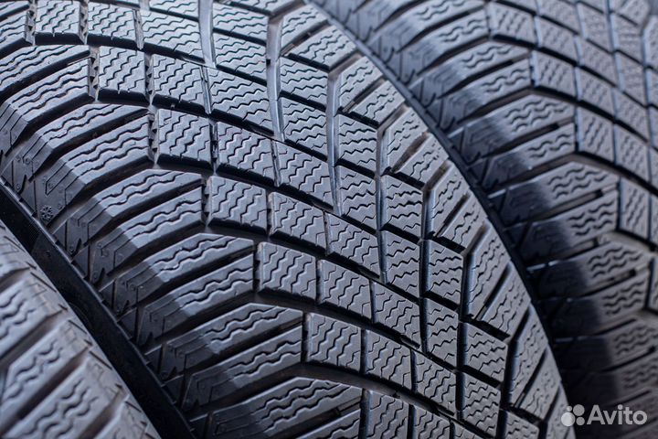 Continental ContiVikingContact 7 235/65 R17 107T