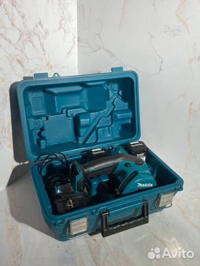Аккумуляторная дисковая пила Makita HS301dwme (25мм)