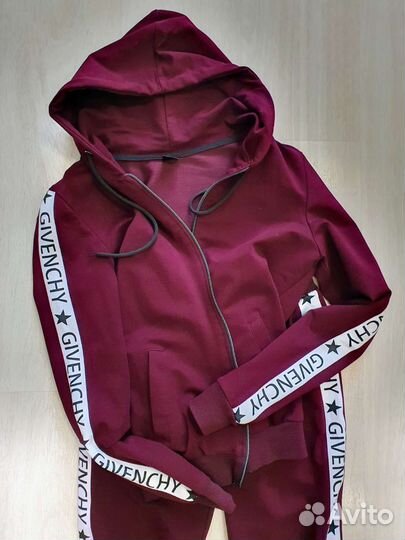 Спортивный костюм