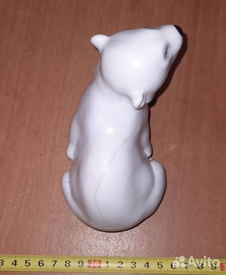 Статуэтка Белый медведь, лфз, фарфор, трещина