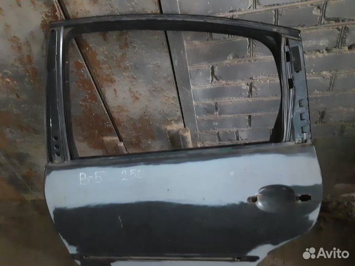 Дверь задняя левая Volkswagen Passat B5