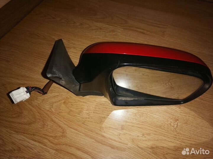 Продам зеркало правое от субару импреза