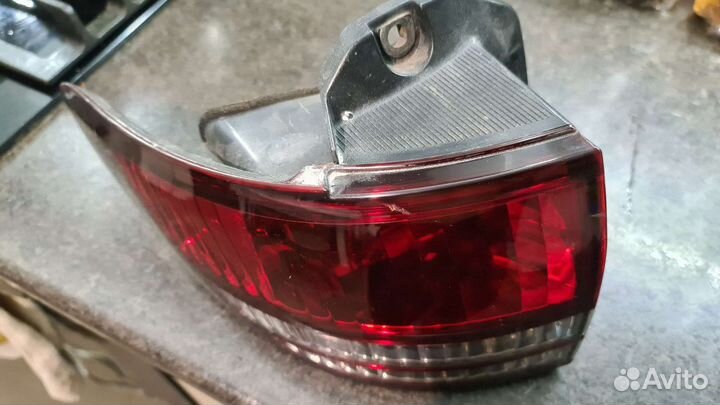Фонарь задний Toyota Previa / Estima