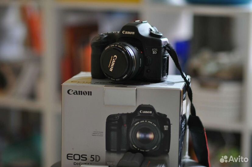 Зеркальный фотоаппарат canon eos5d