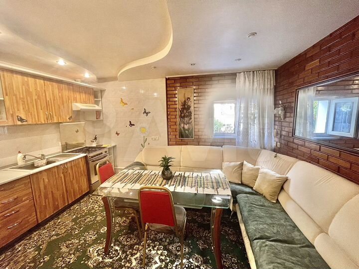 2-к. квартира, 80 м², 1/2 эт.