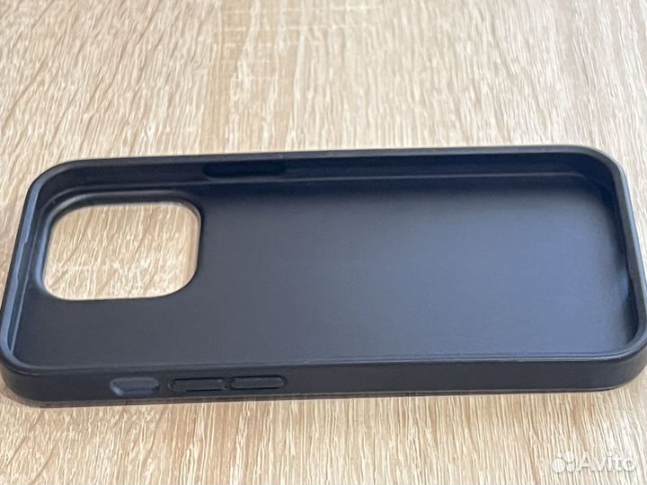 Чехол на iPhone 13 pro Guess