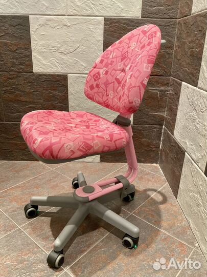 Стул для письменного стола на ножках