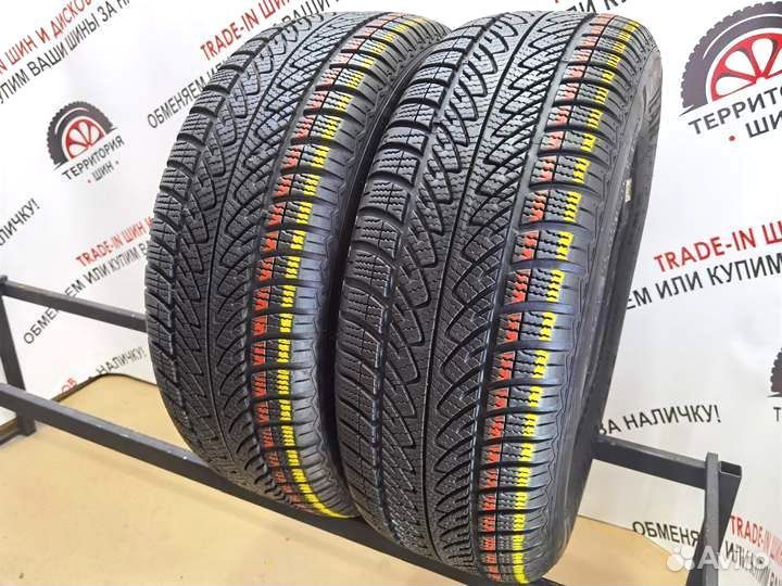 Goodyear UltraGrip 8 215/60 R16