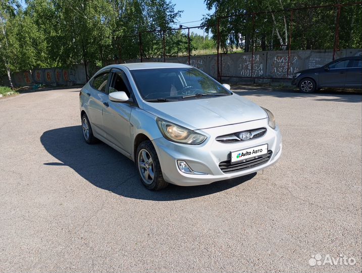 Hyundai Solaris 1.4 AT, 2013, 200 000 км