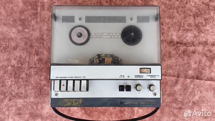 Магнитофон. Приемник. Радио времён СССР