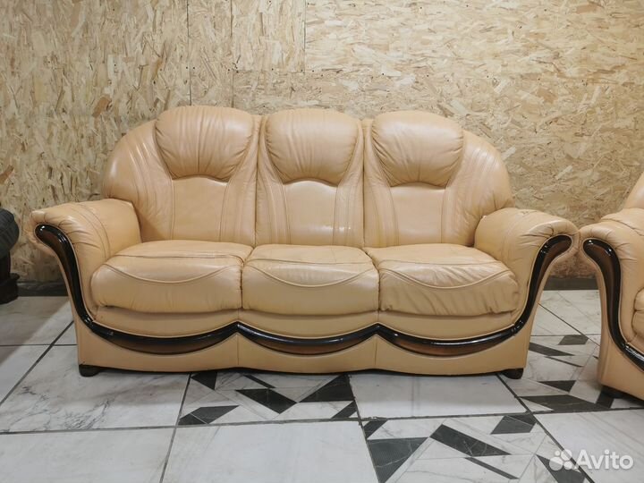 Кожаный диван и кресла бу