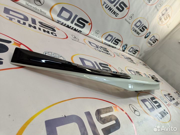 Спойлер Lexus LX570 с 2016 black-white