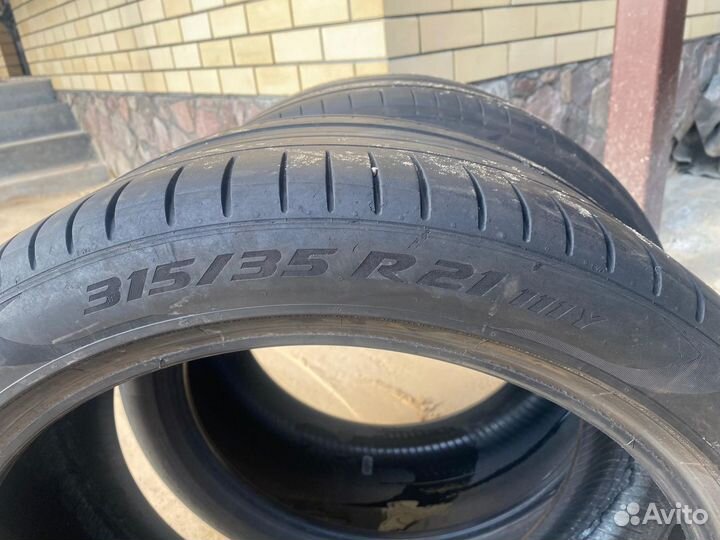 Pirelli P Zero 275/40 R21 и 315/35 R21 W