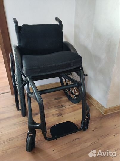 Инвалидная кресло-коляска активного типа