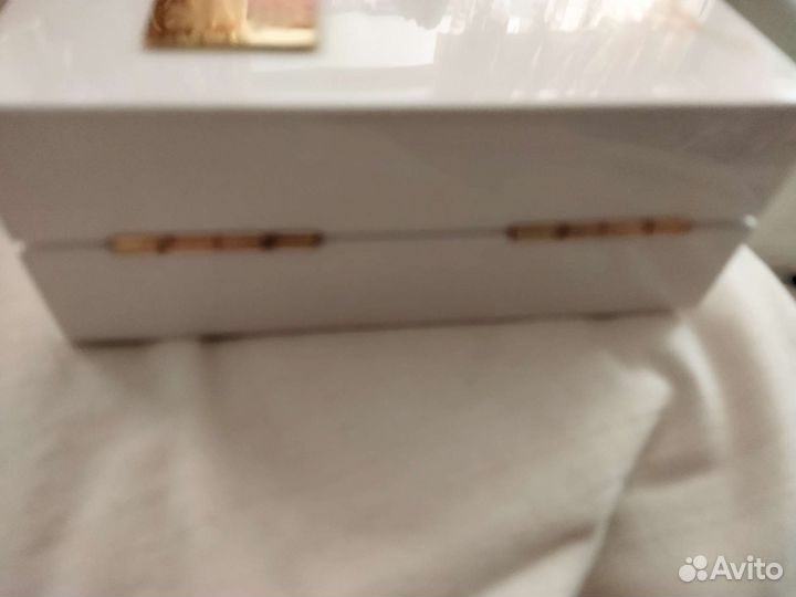 Коробки от элитного парфюма