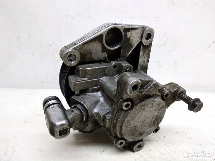 Насос гидроусилителя Mercedes W221