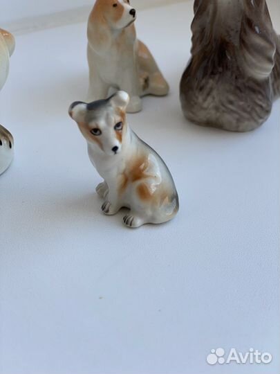 Фарфоровые статуэтки петушок и собачки