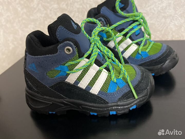 Кроссовки детские 22