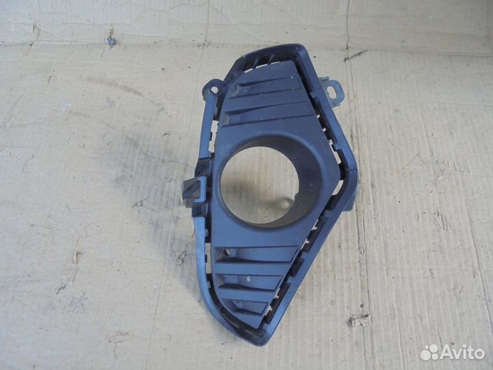 Накладка птф правая Toyota RAV 4 50 кузов 2019-нв