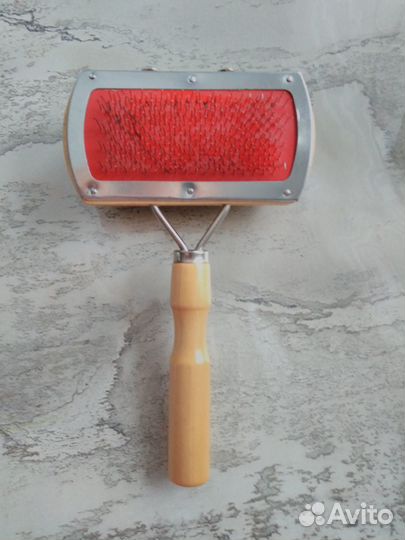 Щётка для вычесывания шерсти