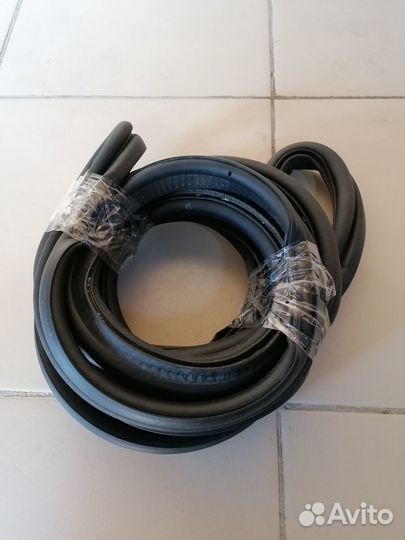 BMW E60 Уплотнитель крышки багажника с Японии