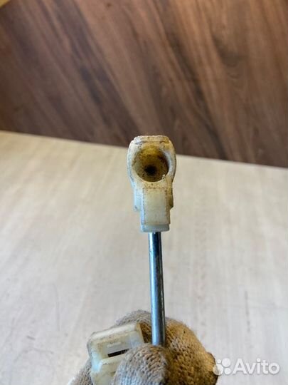 Трос кпп Kia Rio 3