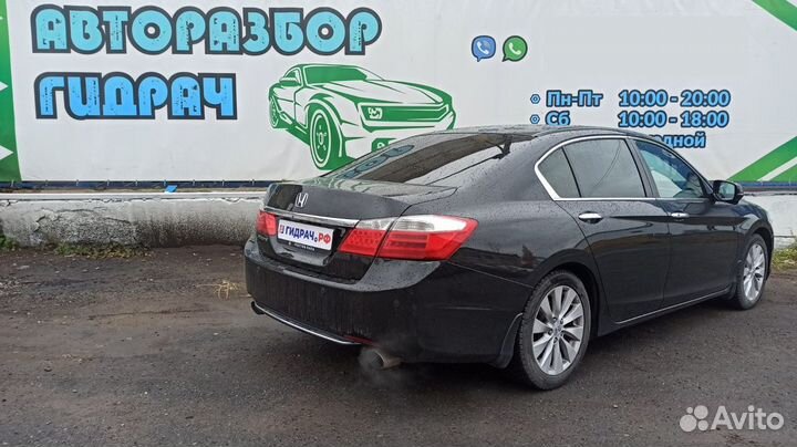 Обшивка стойки задней правая Honda Accord 84131T2A