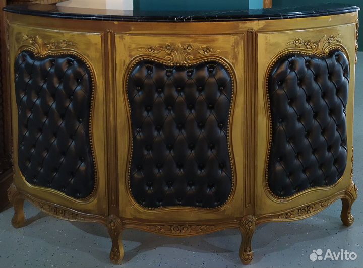 Антикварная барная стойка и 2 барных стула