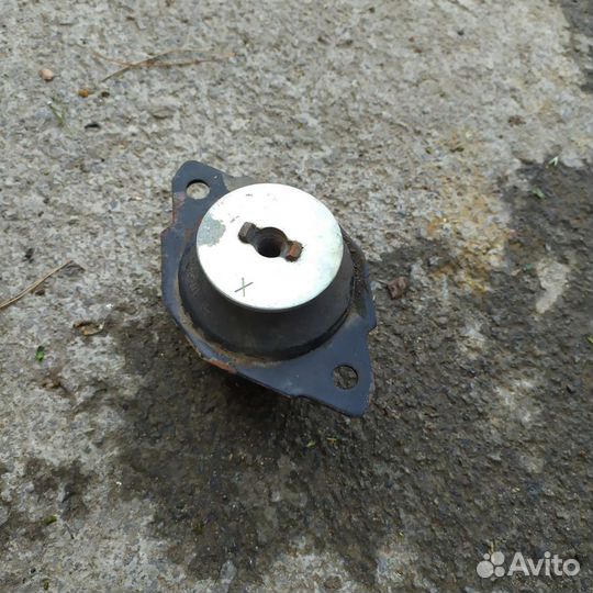 Подушка двигатель Passat b3