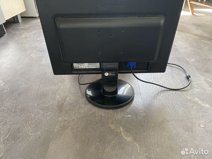 Монитор LG W1942S