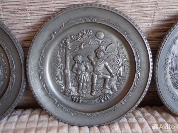 Коллекционные,настенные тарелки.Времена года.Олово