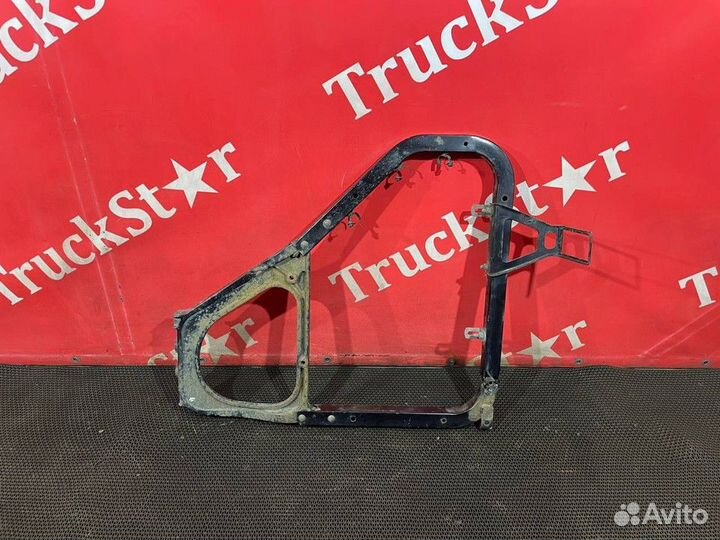 Кронштейн крыла передний левый Volvo FH