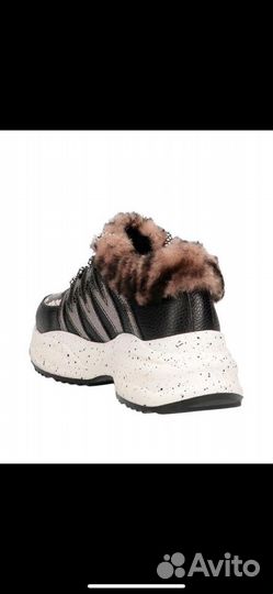 Кроссовки Le Roberto serpentini новые