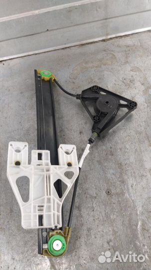 Стеклоподъемник механический задний правый Audi A1