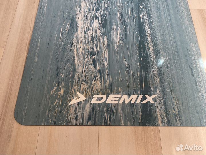 Коврик для йоги и фитнеса новый