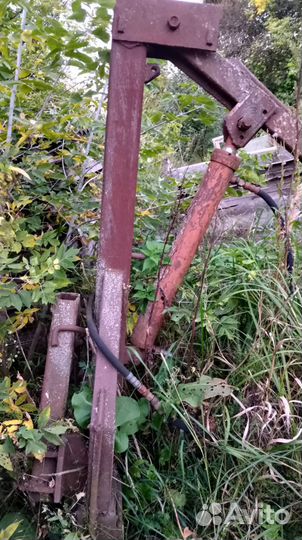 Подьемник гидравлический на угольник трактора